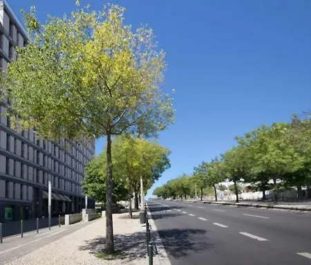 Apartment In Entrecampos